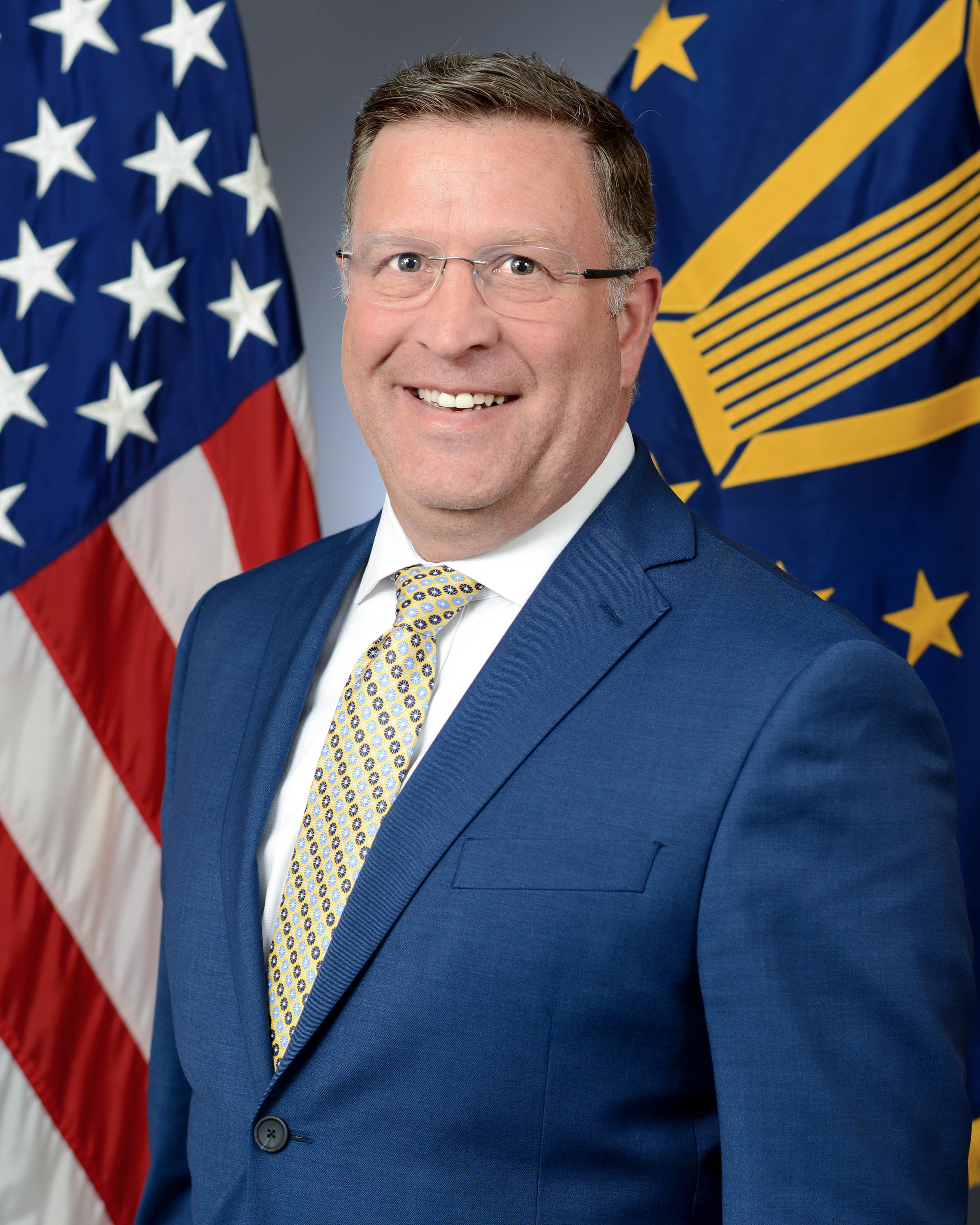 Portrait of Mr. William G. (Bill) Fitzhugh, Performing the Duties of Assistant Secretary of War Manpower and Reserve Affairs.  Link to full bio below.