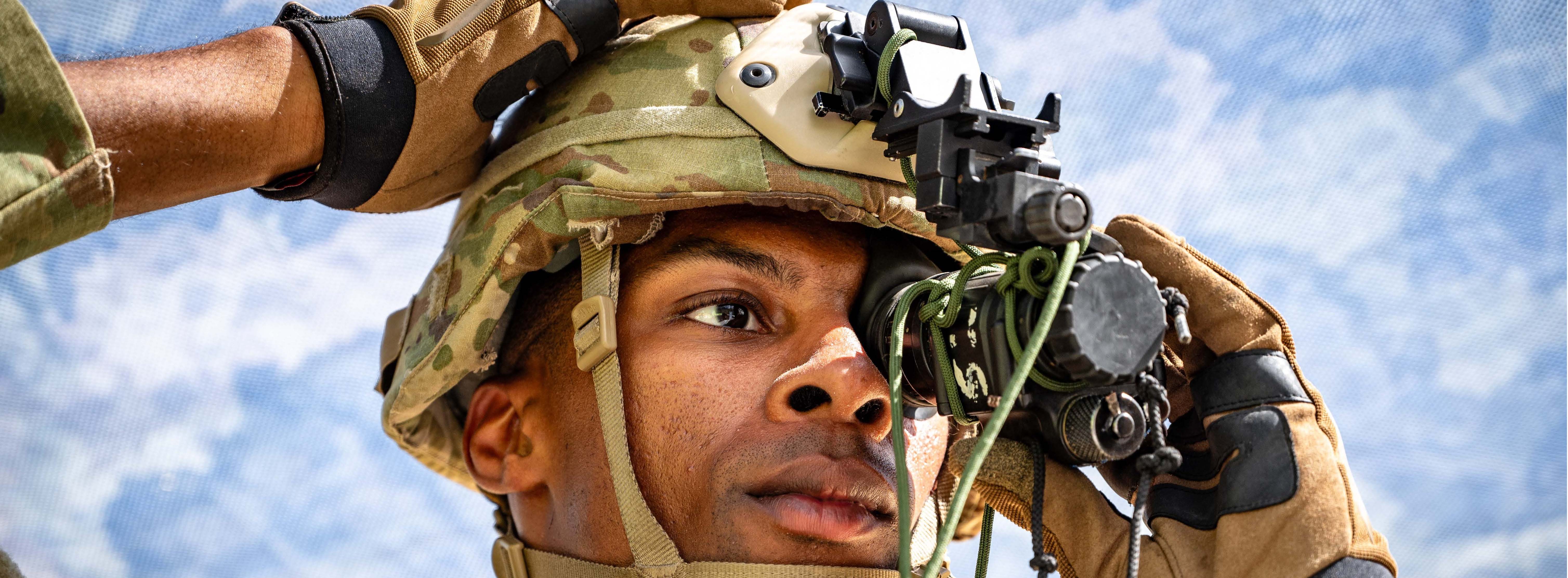 Soldier climbing net